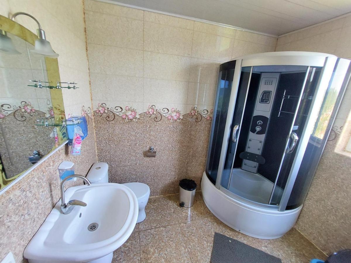 Apartment Beso Kutaisi Exterior foto